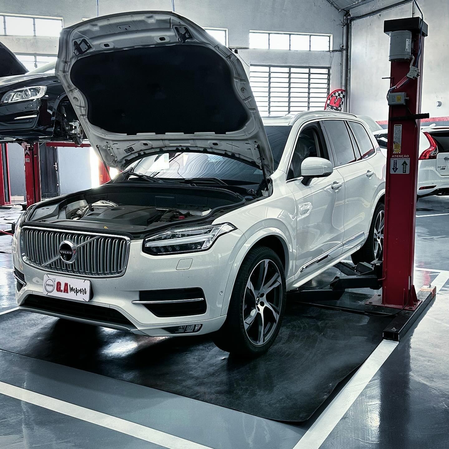 Volvo XC90 em manutenção na G.A Import